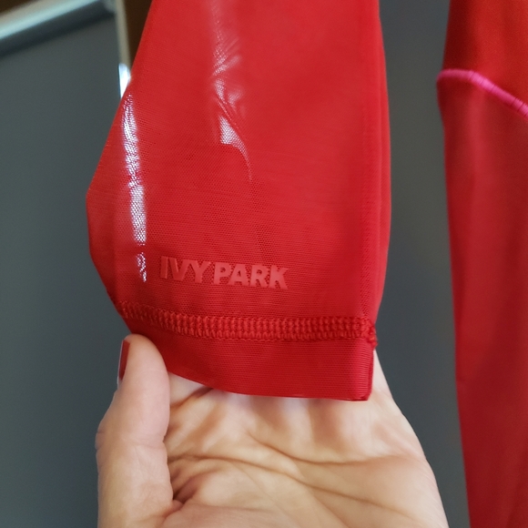 N.W.T! Ivy Park Size L NWT bodysuit Heart Valentines collection - Picture 9 of 10